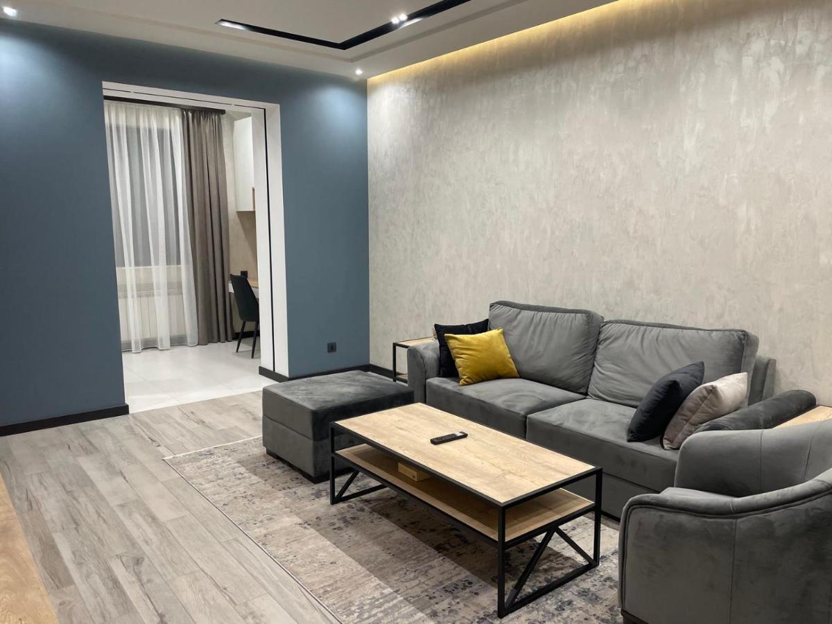 Luxury Modern Apartment In The Center Of Yerevan Exterior photo